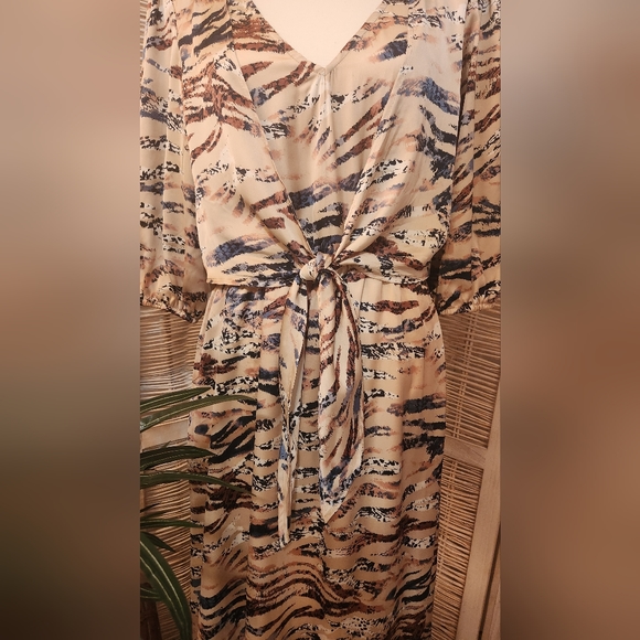 SUPERFOXX Midi Tie Dress - Picture 2 of 6